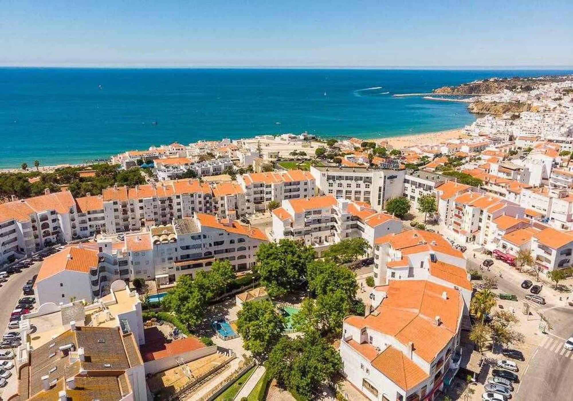 Central Town 2-Bedroom Apartment Albufeira Extérieur photo